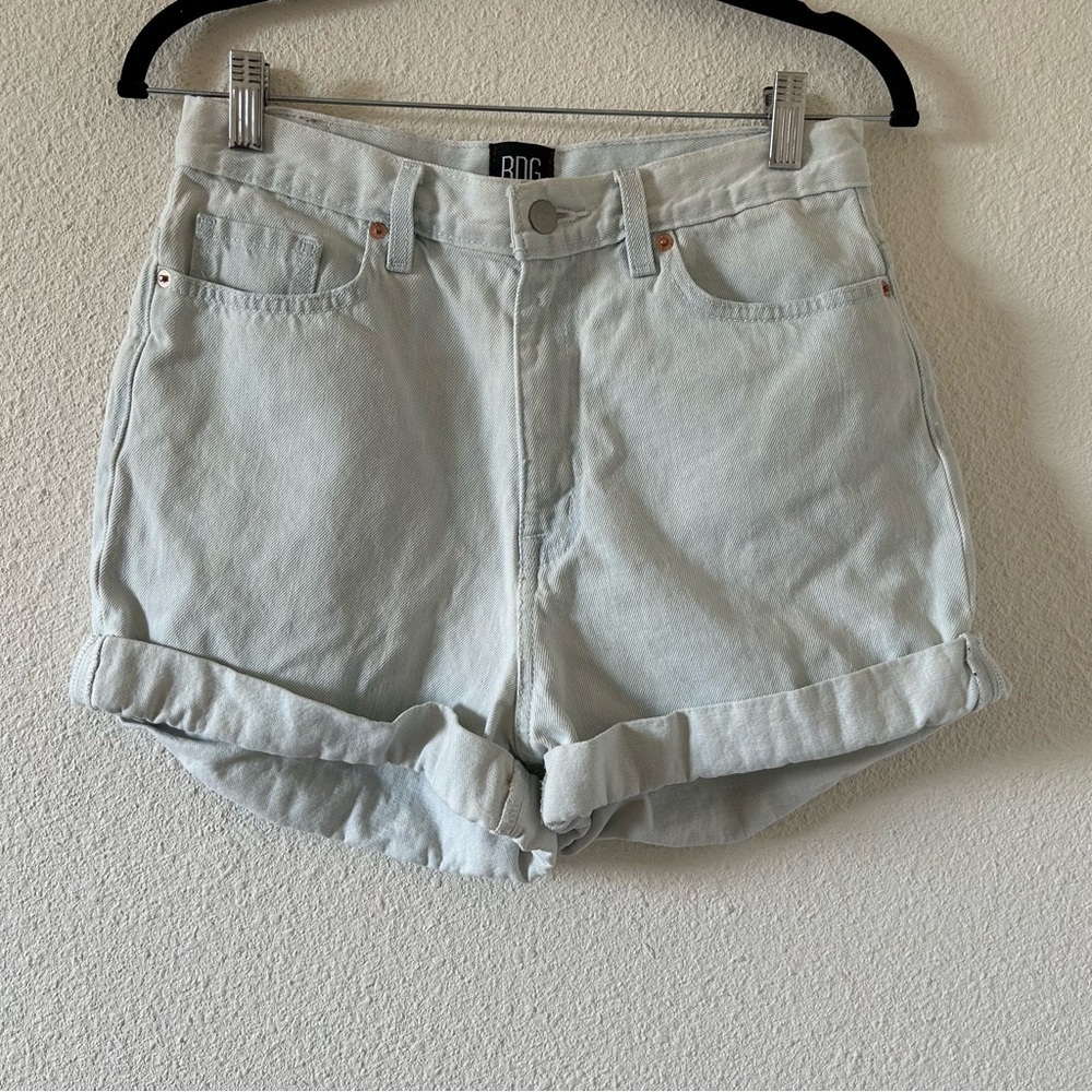 BDG Mom High Rise Shorts Festival Vacation Summer Denim Women’s 29 Light Blue